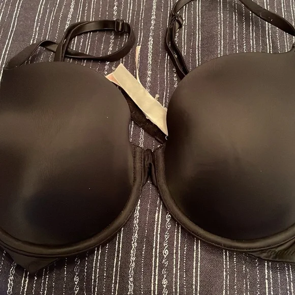 Three PINK bras - Picture 2 of 7